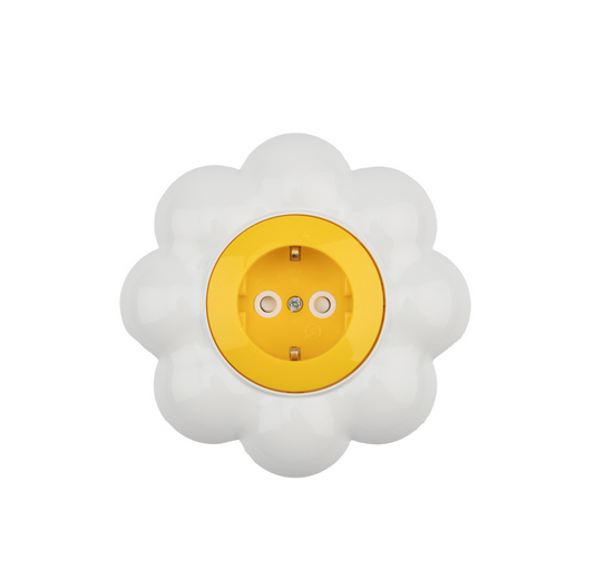 KRANZ  HAPPY  Желтый/белый  Розетка 1-местная Ромашка с заземляющими контактами и защитными шторками скрытая установка  KR-78-0622 KR-78-0622